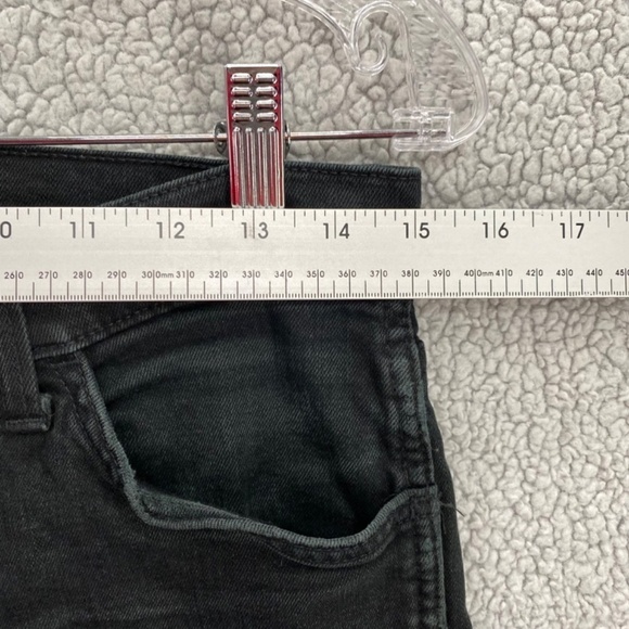 Levi's Jeans Womens 511 Black Cropped Size 30 5 Pocket Button Zip Closure - Picture 2 of 8